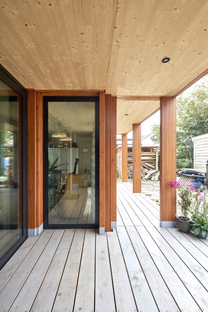 A wooden house by derksen|windt architecten
