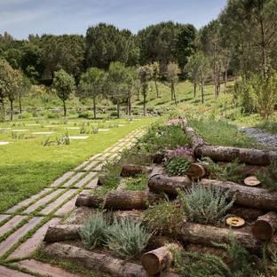 Battleiroig redesigns a Barcelona cemetery 
