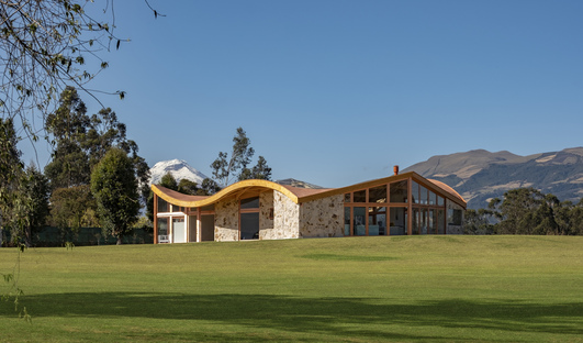 Selva Alegre in Ecuador, a sustainable residence by Leppanen Anker Arquitectura
