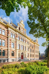Droogbak building in Amsterdam, a perfect fusion of past and present
