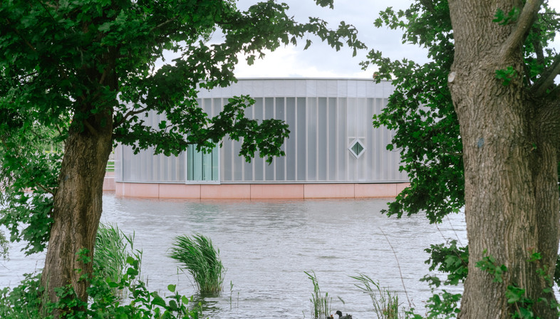 Studio Ossidiana, a floating pavilion for a museum in Almere

