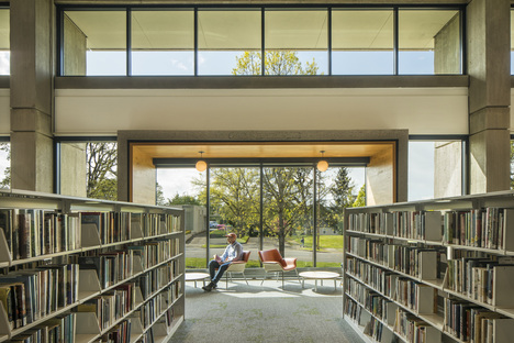 Hacker Architects renovate Salem Public Library
