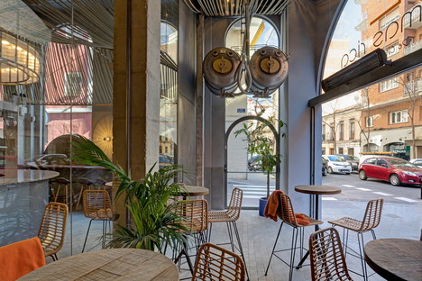Transformation from an old bazaar into a restaurant, designed by ARQUID
