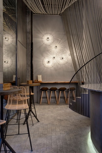 Transformation from an old bazaar into a restaurant, designed by ARQUID

