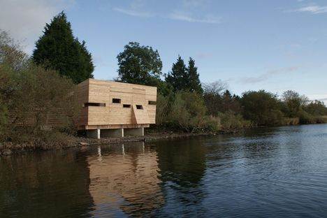 Bird-watching in Scotland. Award-winning project by Icosis Architects.
