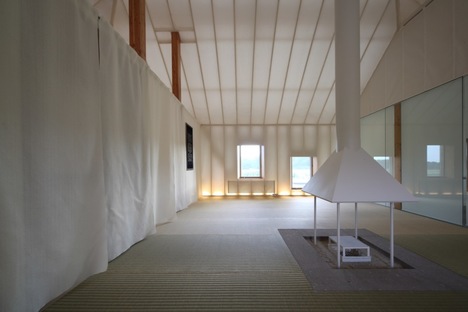Experimental and eco-friendly home by Kengo Kuma.
