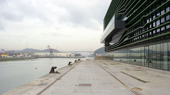 Sustainable architecture: Idom Headquarters in Bilbao, ACXT.
