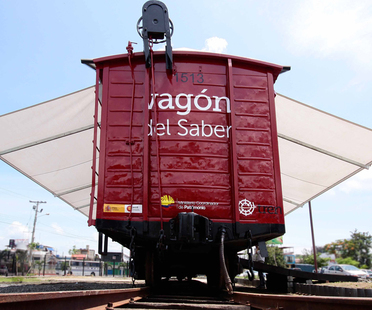 A wagon to boost culture in Ecuador.
