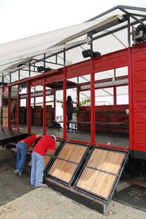 A wagon to boost culture in Ecuador.
