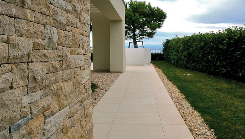 Porcelain surfaces: outdoor living solutions 
