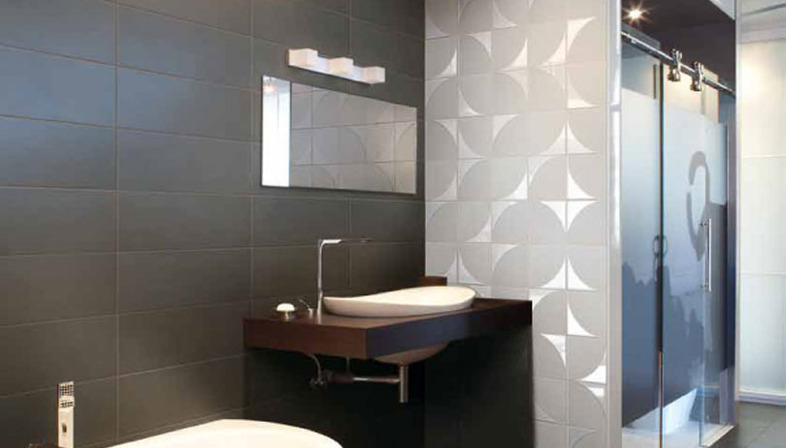 Communicating interiors with decorated ceramic stoneware tiles
