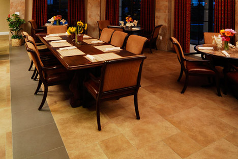Porcelain stoneware surfaces in bars and restaurants

