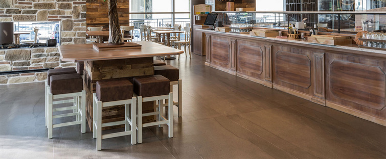 Surfaces for bars and restaurants: FMG’s porcelain collections 
