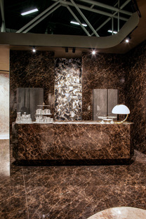 From natural stone to high-tech ceramics: the timeless look of Amazonite and Emperador
