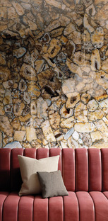 Originality and expressive power: coverings and furnishings inspired by agate
