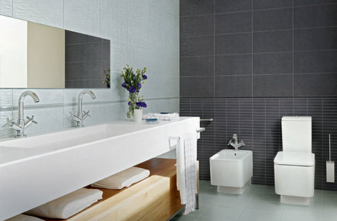 Porcelain stoneware for the new bathroom space
