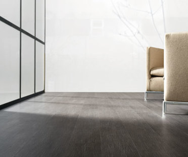 Porcelain stoneware with the look of wood.
