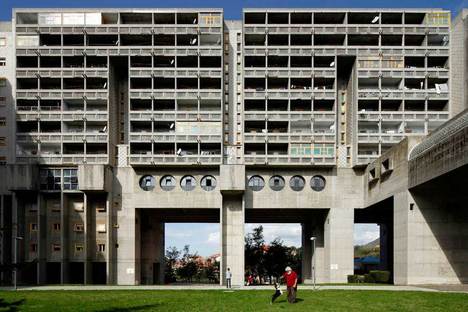 A hundred social housing developments<br />
