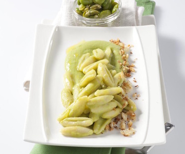 Recipe: Cavatielli pasta with broad bean purée and crispy breadcrumbs
