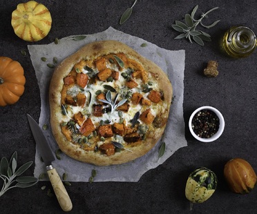 <strong>Pumpkin and gorgonzola pizza – recipe from Un déjeuner de soleil</strong><br />

