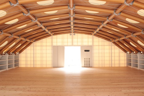 Studio with paper tube shell in Kyoto and Paris – Shigeru Ban

