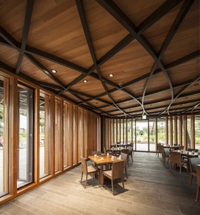 Steel structure for the roof of the Mecanoo’s Taekwang Country Club Café
