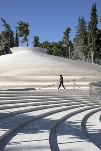 Mount Herzl Memorial Hall, an aluminium brick building by Kimmel Eshkolot Architects 
