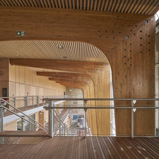 AREP’s LORIENT-BRETAGNE SUD laminated timber and glass station 
