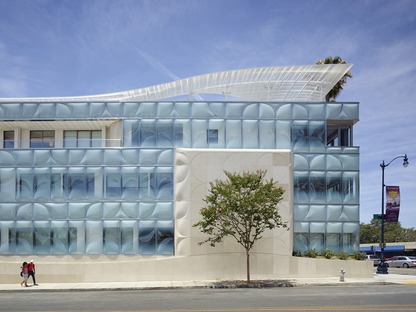 Belzberg Architects’ new slumped glass façade for the Gores Group HQ in California 
