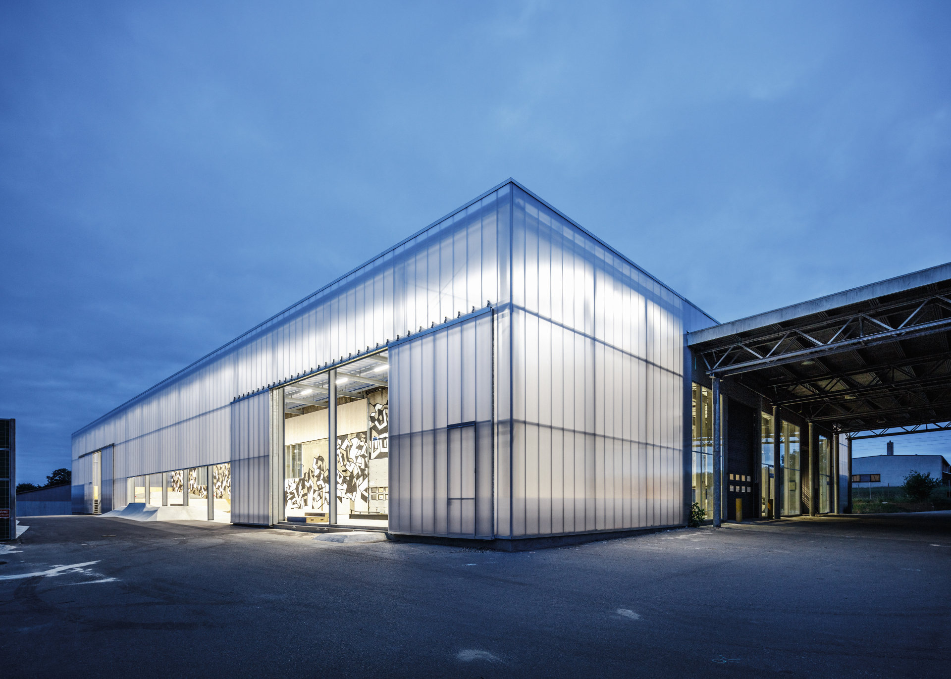 Effekt Architects renovate an industrial  building  to adapt it for street sports Floornature
