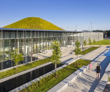 Springdale Library by RDHA incorporates photosensitive components in the glass facade