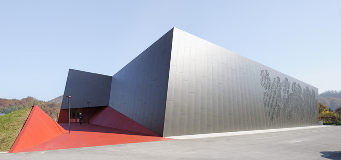 A trellis structure for Enota’s Podčetrtek Sports Hall 
