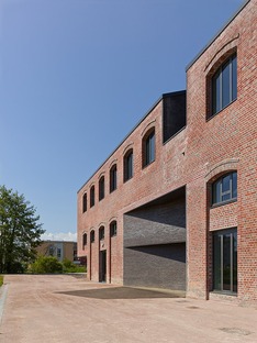 La Cartonnerie: reclamation of a brick paper mill by h2o architectes
