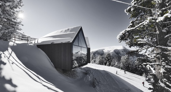 Peter Pichler’s concrete and timber Oberholz mountain hut
