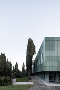 Two layers of microperforated aluminium for the façade of LDA.iMDA’s Casa Verde 
