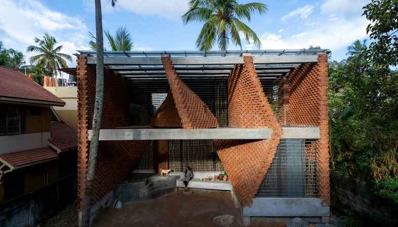Wallmakers architects’ brick Pirouette House 
