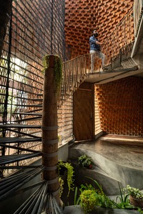 Wallmakers architects’ brick Pirouette House 
