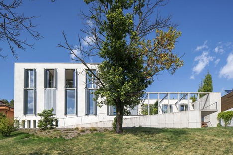 Wagnerian-inspired concrete house designed by B.K.P.Š. Architects
