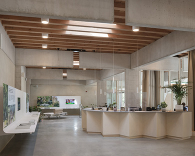 NU architectuuratelier’s concrete and timber reception building 

