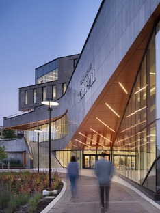 Teeple-GWWO architects’ concrete and limestone building for Morgan State University 
