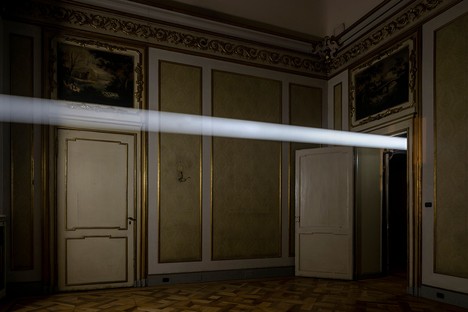Emilio Ferro presents Quantum, an art installation made of light
