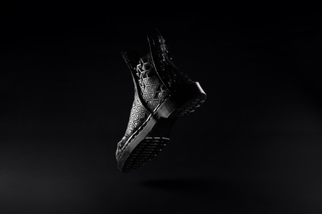 3Dprinted auxetic shoes by Wertel Oberfell constantly adapt to the ...