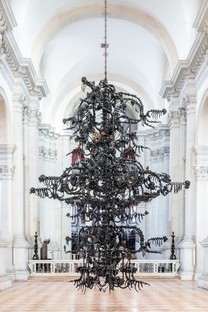 Ai Weiwei in Venice: Memento Mori, a monument to life made of Murano glass
